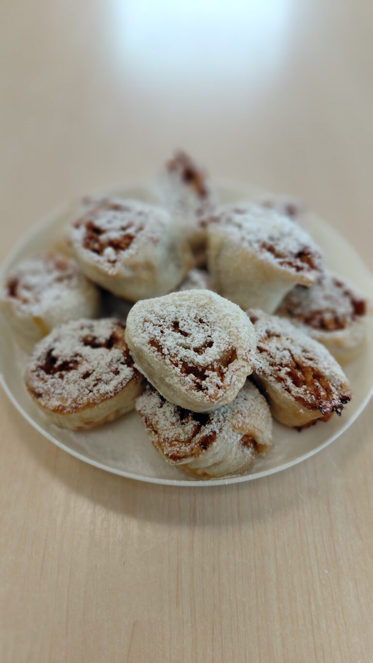 👩‍🍳🥧 Pierwsze zajęcia kulinarne „Kuchcikowo” w grupie Starszaki!